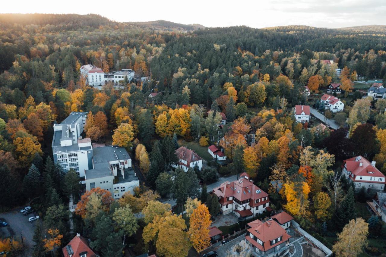 Villa Filmowiec Поляниця-Здруй Екстер'єр фото